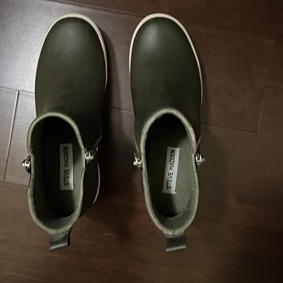 Steve Madden Olive Ankle Boots - Picture 4 of 4